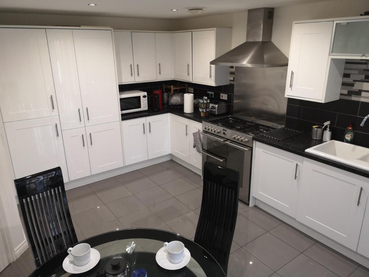 Ferienwohnung Nightingale Gardens - 4 Bed Detached House - Manchester Exterior foto