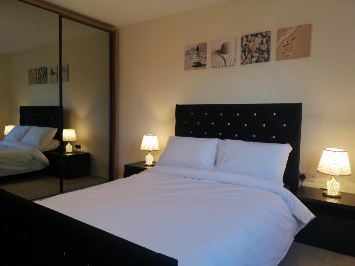 Ferienwohnung Nightingale Gardens - 4 Bed Detached House - Manchester Exterior foto